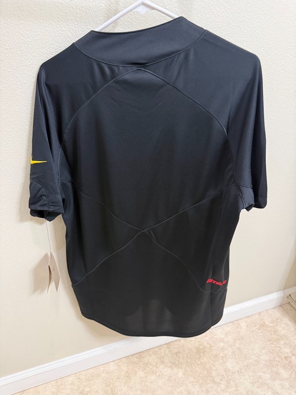 New Nike Mad 90 Collection Laser Total 90 Jersey Black IU4688-010 Size L gallery