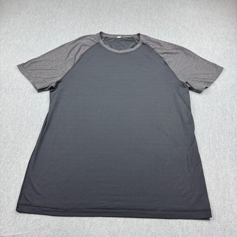 Lululemon T Shirt Mens XL 2-Tone Gray Athletic Stretch Vented Performance Train