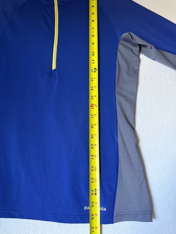 Patagonia Pullover Men L Blue 1/2 Zip Performance Thumbholes Stretch Activewear gallery