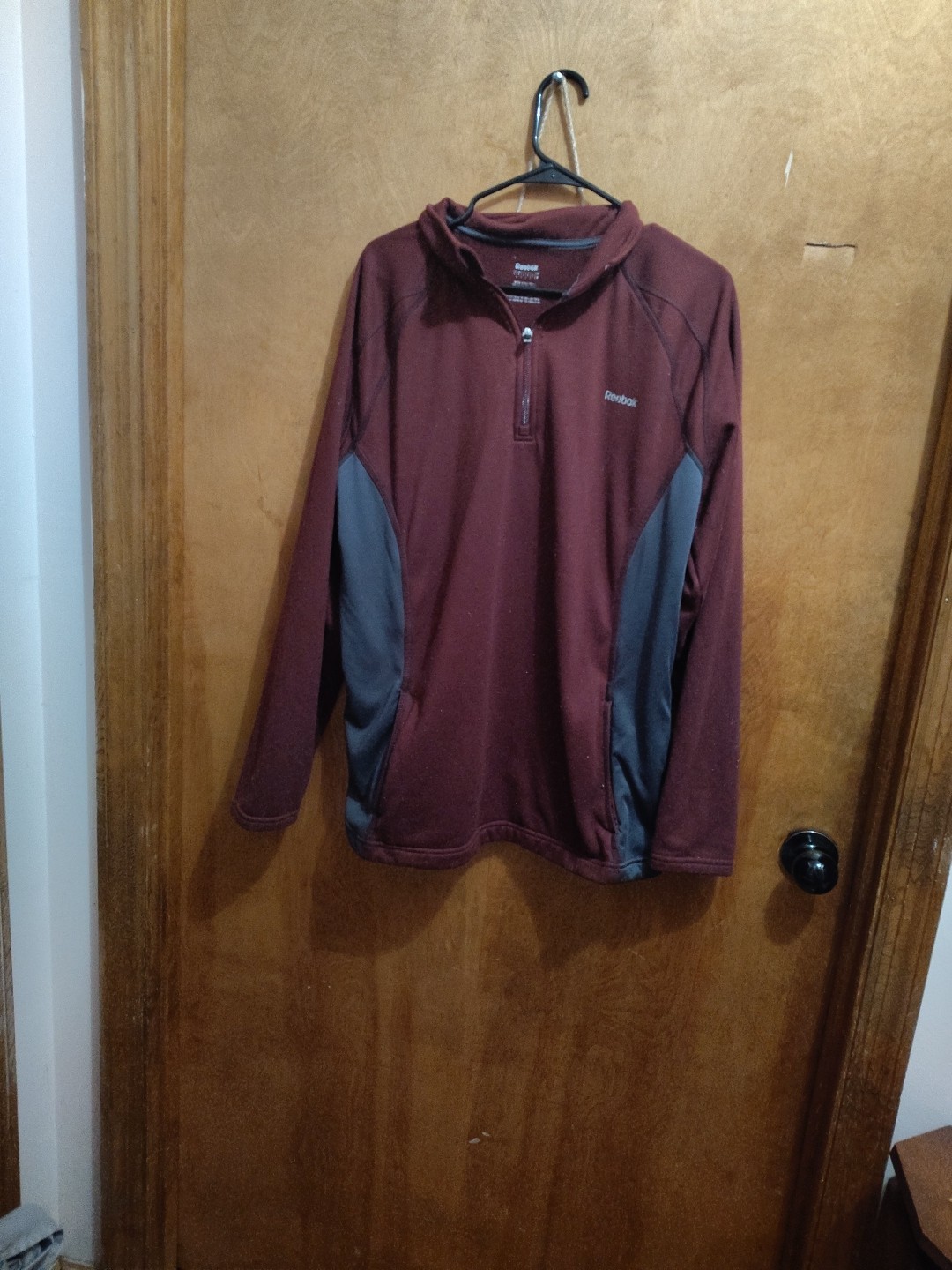 Men's Reebok 1/4 Zip Pullover with Pockets Large Exclusive Of Decoration gallery