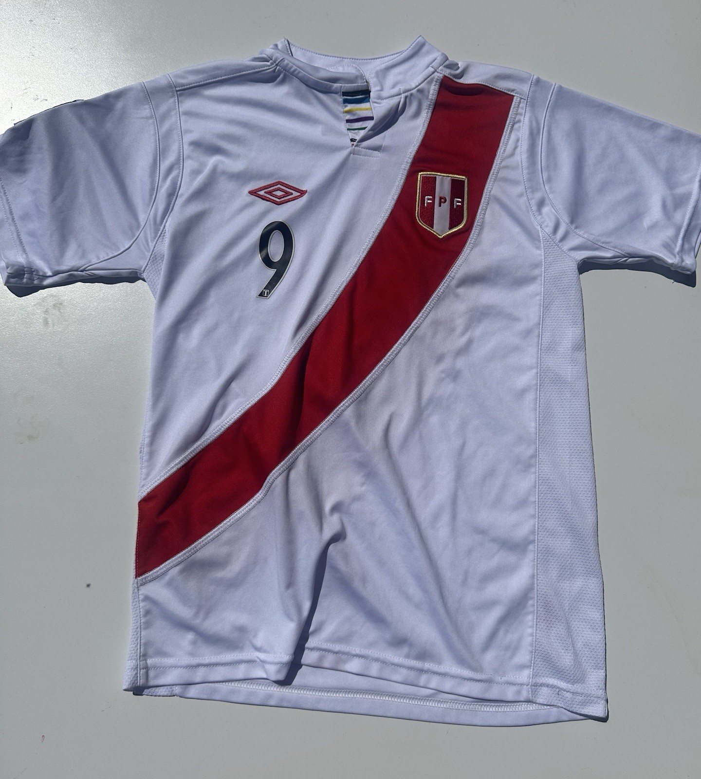 Peru-FPF- 2014 World Cup Qualifier Jersey #9 Guerrero Tailored By Umbro Size 14 gallery