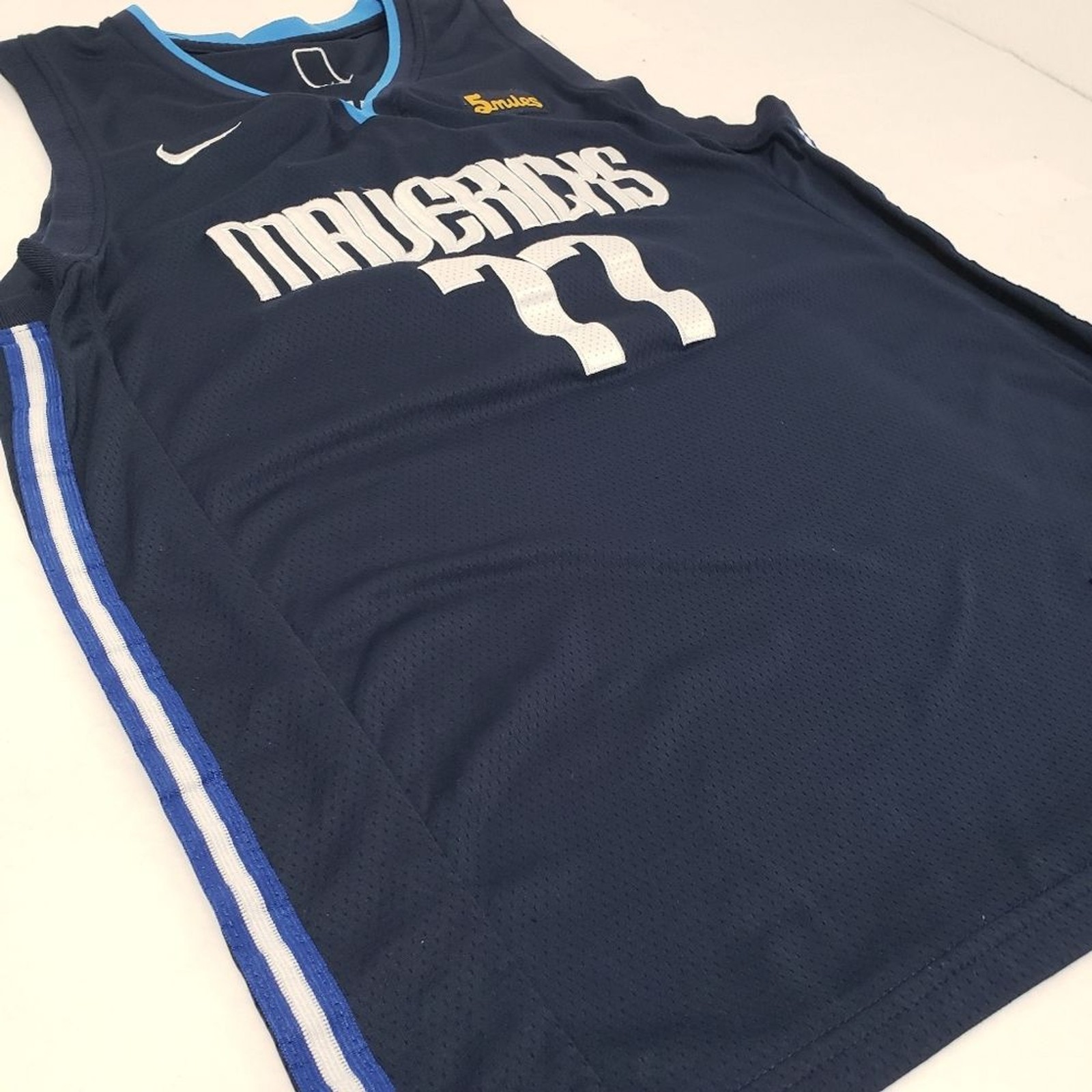NBA Team Nike Mavericks Luka Doncic Navy Blue Basketball Jersey 77 Men's Large gallery