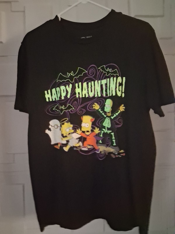Universal Studios The Simpsons Glow In The Dark Haunting T-shirt Size M gallery