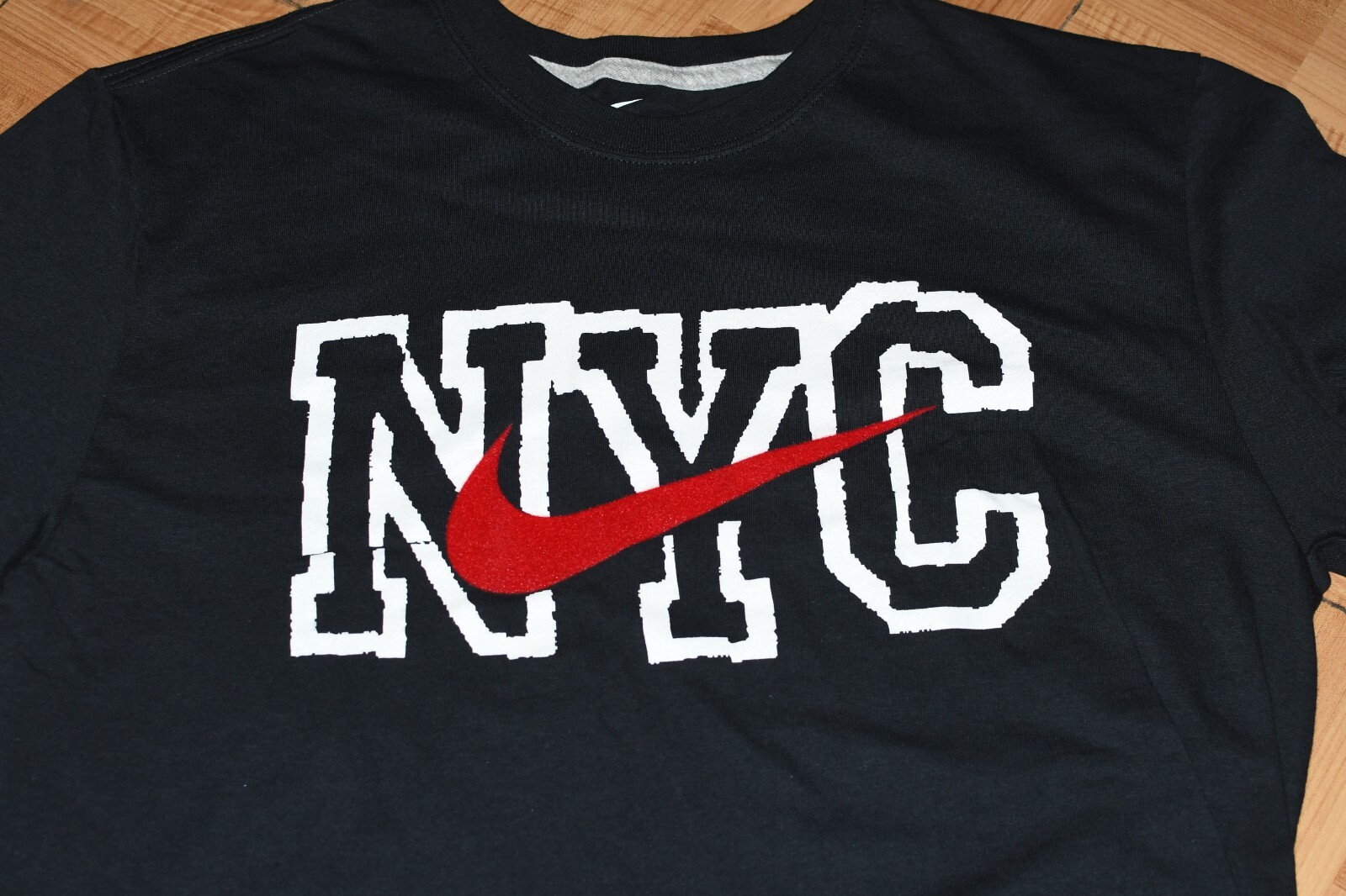 NIKE NYC LOGO MENS SPORTSWEAR T-SHIRT - MENS SIZE MEDIUM gallery