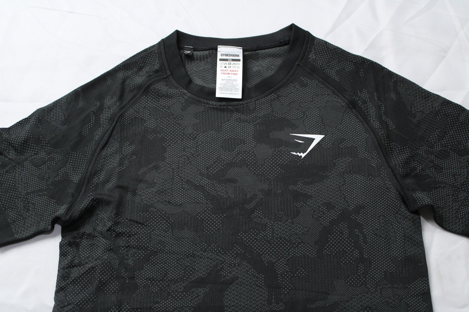 Gymshark Men's Slim Fit Geo Seamless T-Shirt EH6 Black/Charcoal Grey Size XS gallery