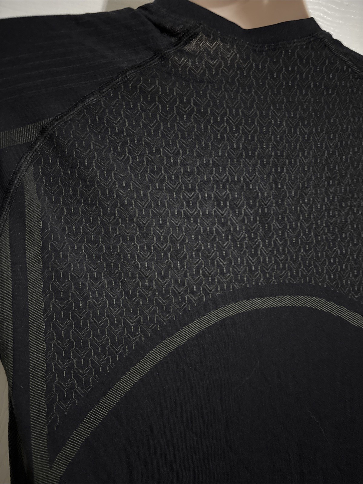 Gymshark OG Compression Shirt Men’s Size Medium (Fits Small) David Laid gallery