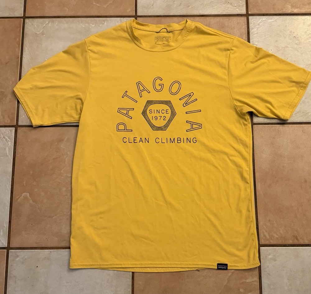 Patagonia Capilene Cool Daily T Shirt Mens Size S Yellow Clean Climbing Active