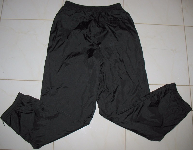 SEAN JEAN - L ( 16 - 18 ) - BLACK NYLON / MESH POLY LINING ATHLETIC PANTS gallery