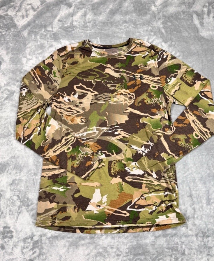Under Armour Men's Thermal Camouflage Long Sleeve Heat Gear Hunting Shirt gallery