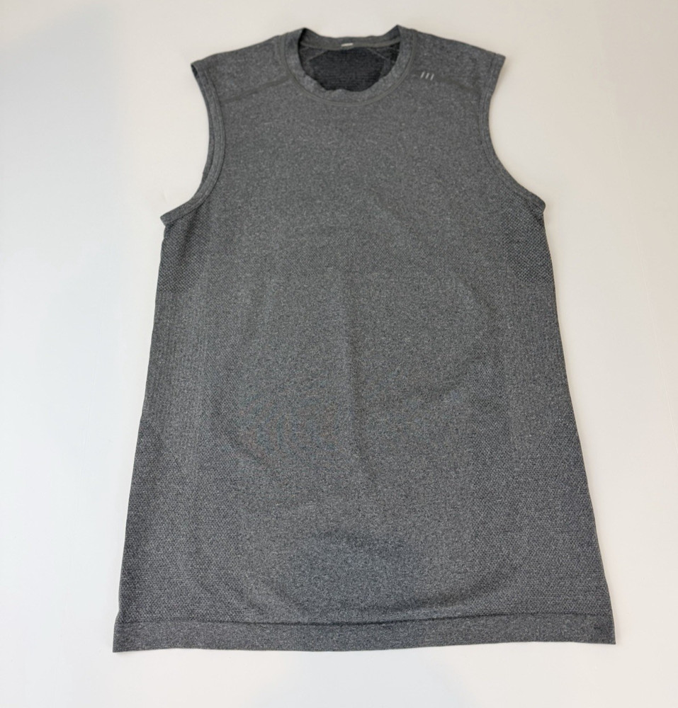 Lululemon Metal Vent Tech Tank Top Mens Small Gray Sleeveless Athletic Shirt