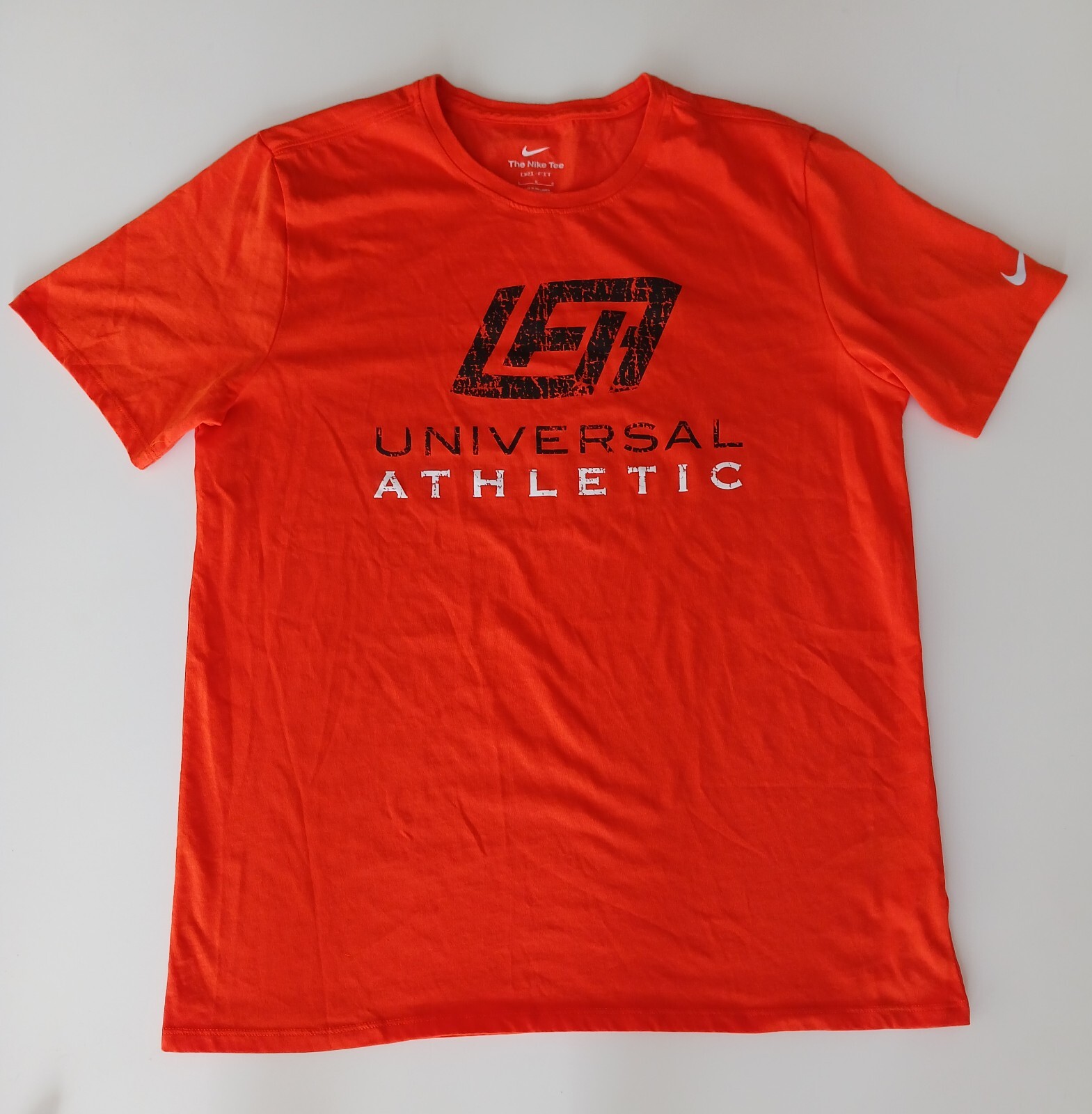 The Nike Tee Dri-Fit Men's Large Orange Universal Athletic Pullover Shirt gallery