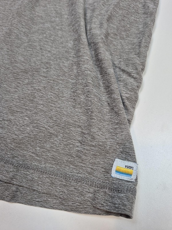 Vuori Strato Tech Shirt Mens Large Gray Short Sleeve Performance gallery