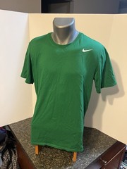Nike The Nike Tee Adult T-Shirt Green – Athletic Cut – Cotton Poly Large
