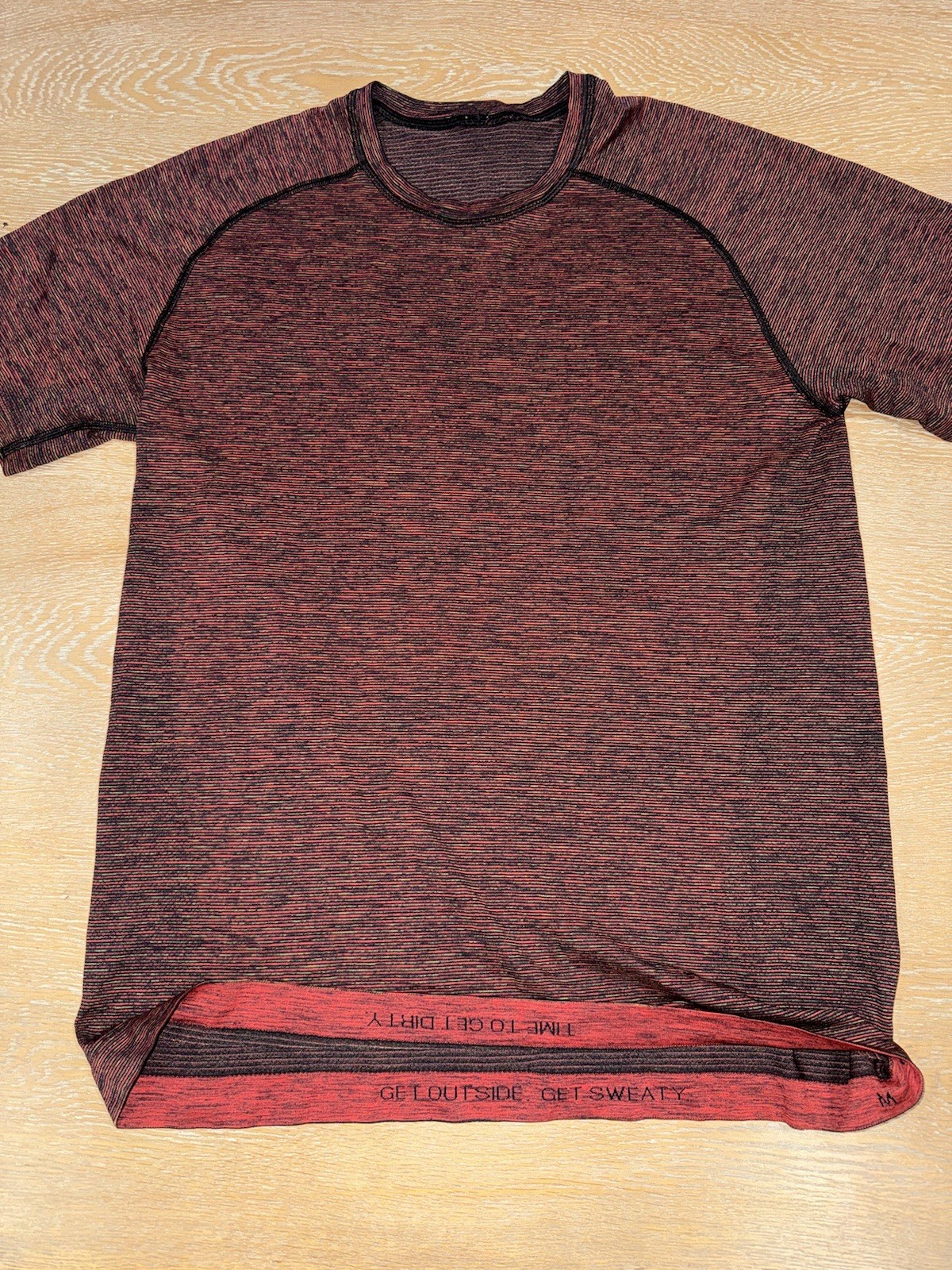 Lululemon Short Sleeve Metal Vent Tee SIZE MEDIUM Red Black Multi gallery