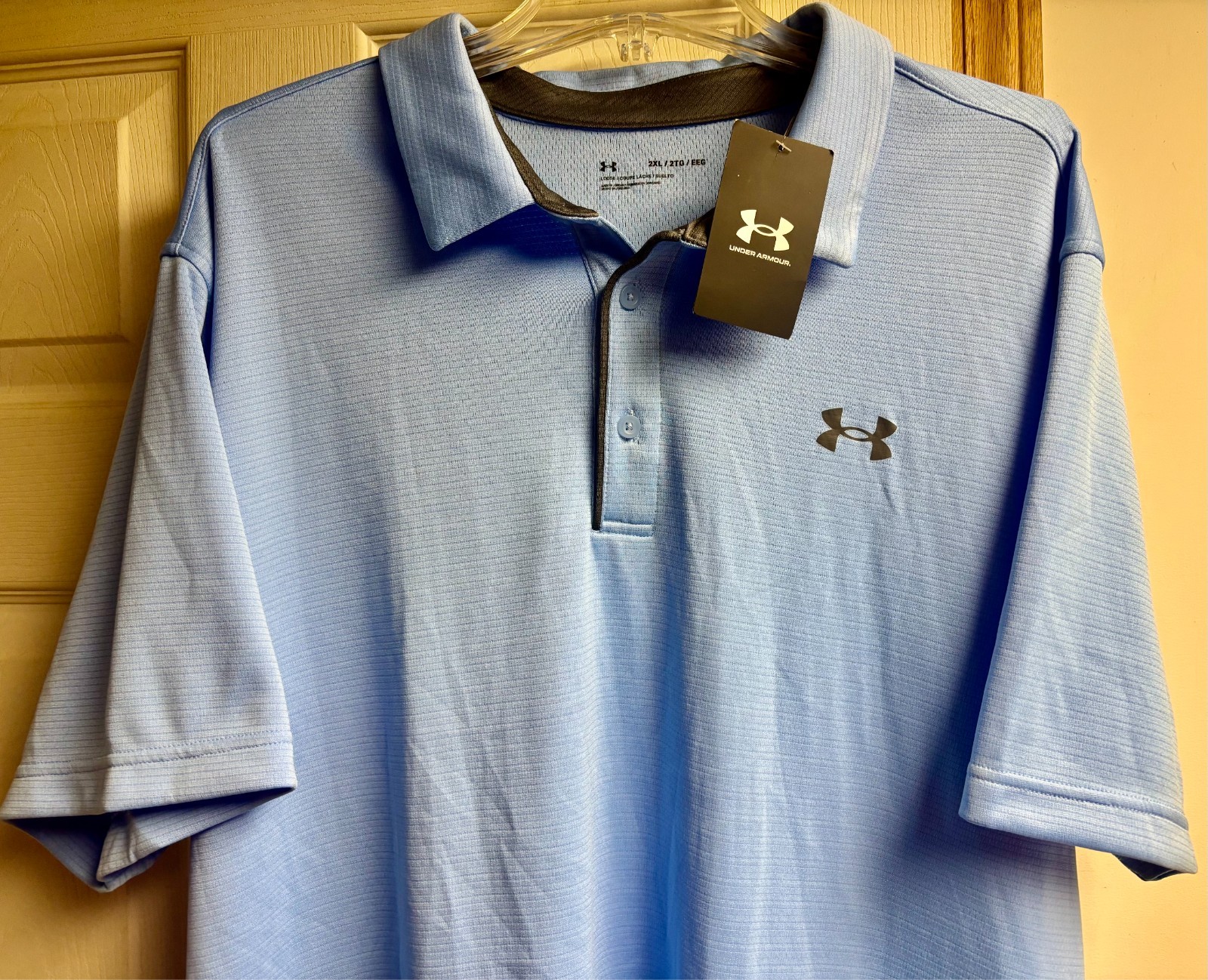 NEW/NWT UNDER ARMOUR Classic Men's 2XL Short Slv Casual Sport Golf Dress Shirt gallery
