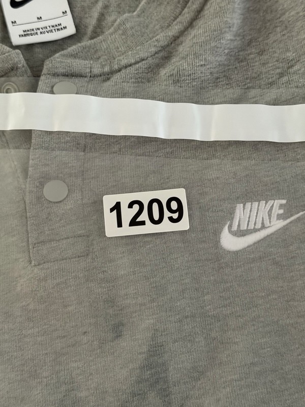 Nike Mens Club Fleece Long Sleeve Henley Shirt Gray FZ6630-010 Medium gallery