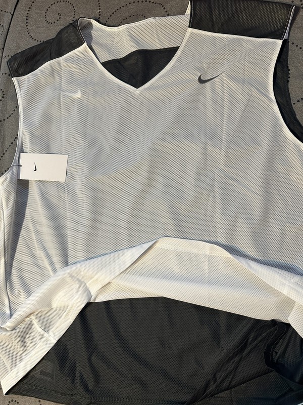 NIKE LACROSE REVERSIBLE D. GRAY & WHITE SLEEVELESS V COLLAR SHIRT SIZE L MEN $$ gallery
