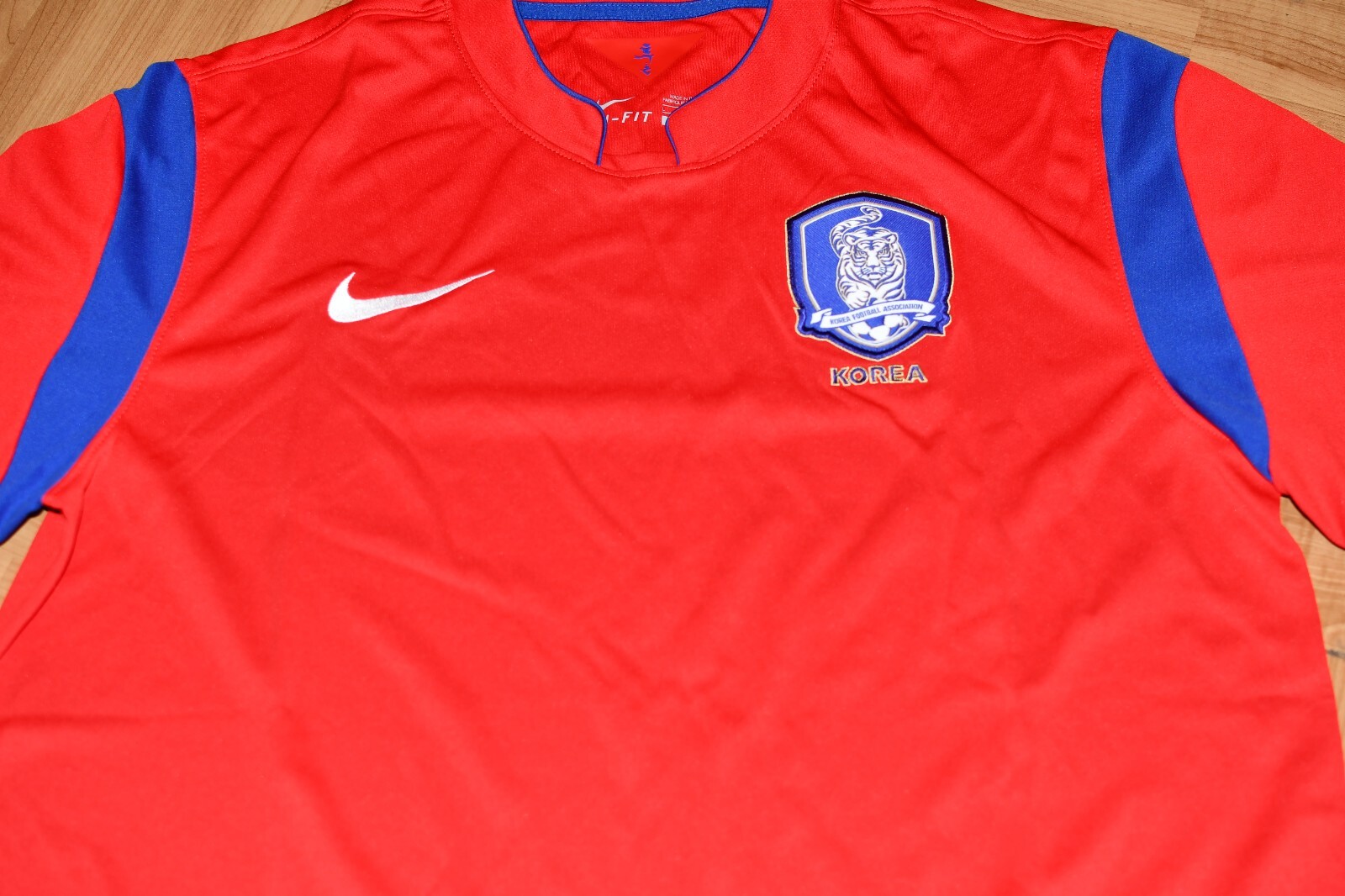 NIKE SOUTH KOREA 2014 HOME MENS SOCCER JERSEY - MENS SIZE LARGE gallery