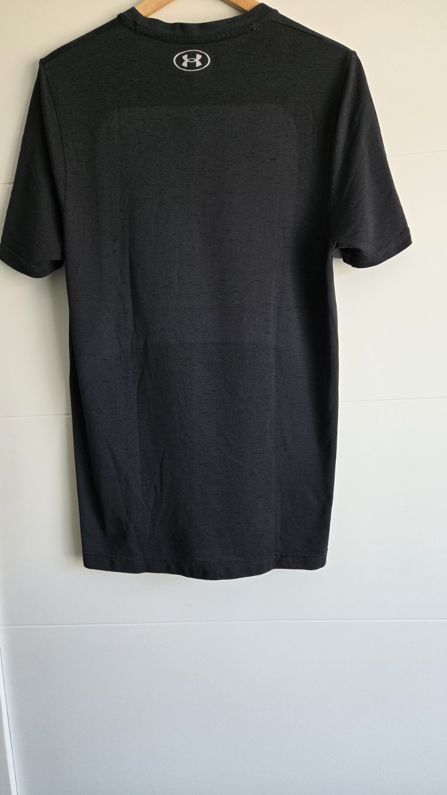 Under Armour Men's Seamless Short-Sleeve T-Shirt Black Medium gallery
