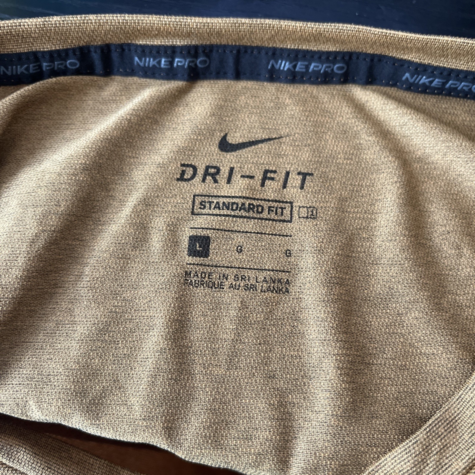 Nike Pro DriFit Men’s Size Large Short Sleeve Gold And Black Tshirt EUC gallery
