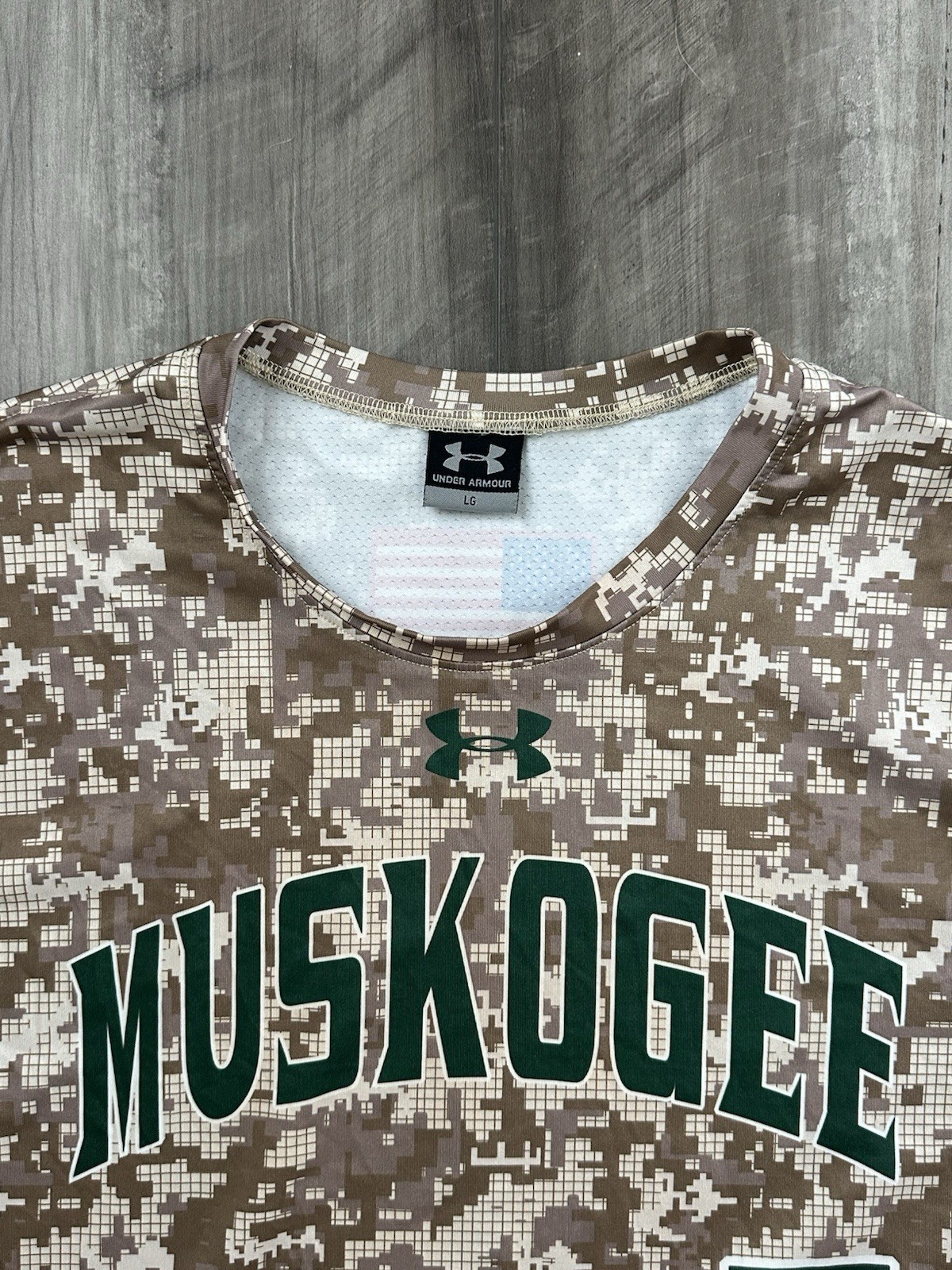 Under Armour Muskogee Jersey Shirt Mens Large L Green Camo Athletic #7 US Flag gallery