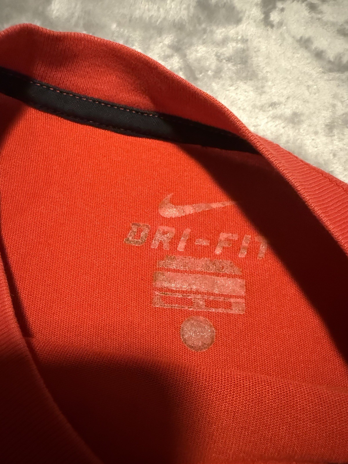 Men’s Nike Basketball Dri-Fit Shirt Size XL Red Short Sleeve Tee gallery