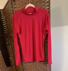Under Armour HeatGear Men’s XL Red Compression Stretch Mock Neck Pullover Tee
