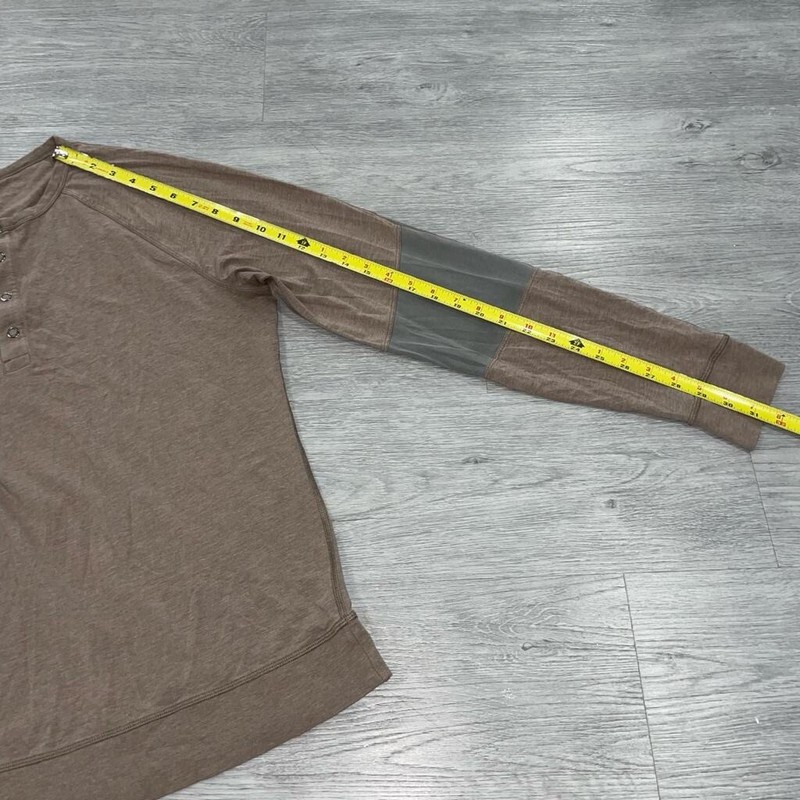 Lululemon Men L? Synth Long Sleeve Heathered Soft Earth Henley Pullover Stretchy gallery