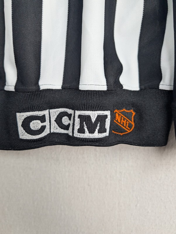 Maska Bob Hodges NHL Referee Jersey M CCM Striped Hockey Shirt 90s Game Worn? gallery