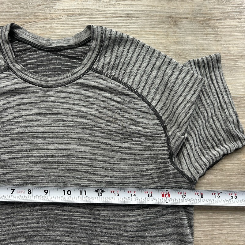 Lululemon Men's Small Metal Vent Tech Shirt Grey Black Ombre Stripe Short Sleeve gallery