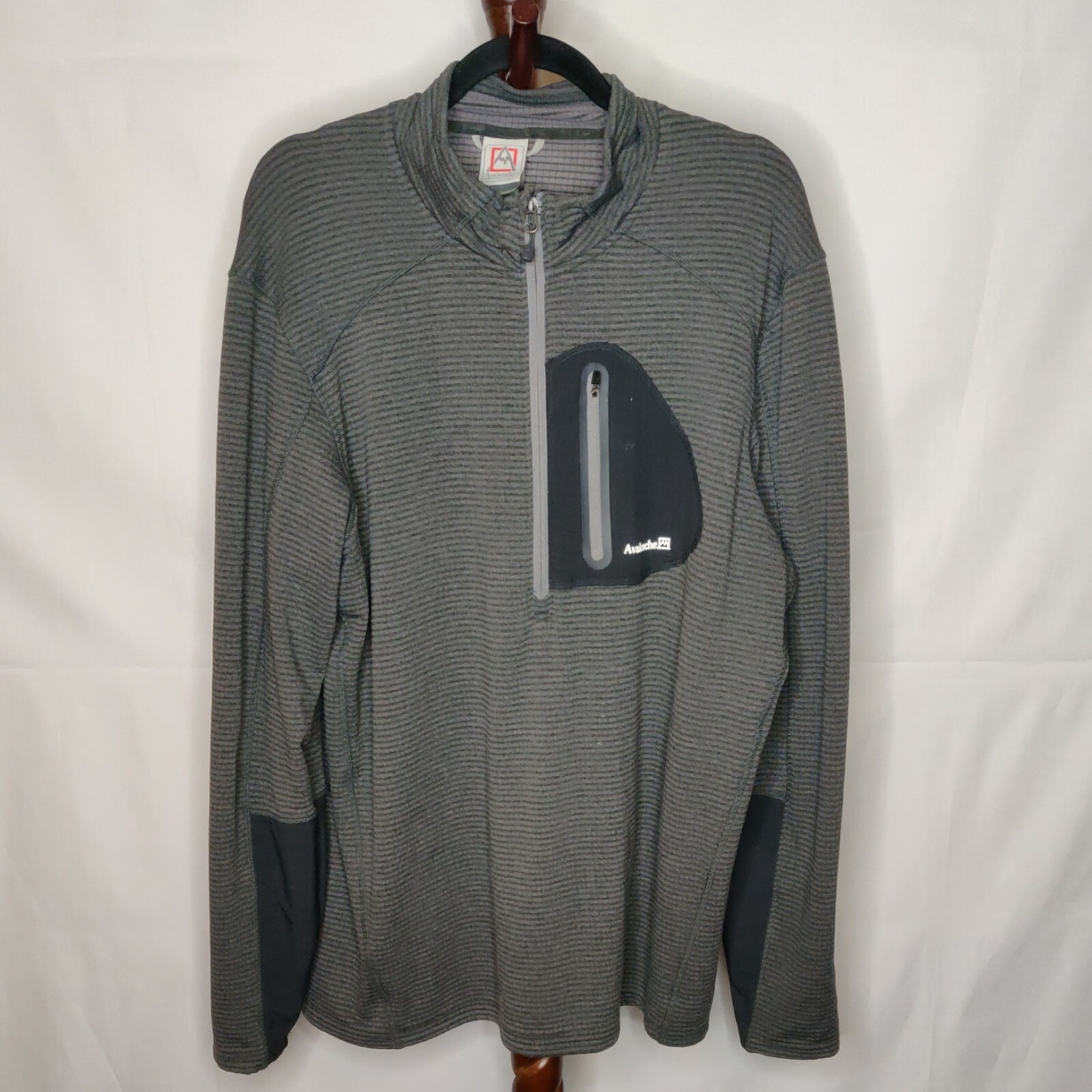 Avalanche men's size XL activewear pullover gray 1/2 zip long sleeve zip pocket gallery