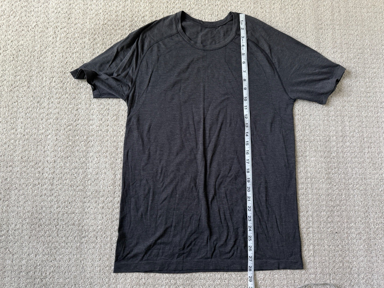 Lululemon Metal Vent Tech T Shirt in Heather Black Men M Performance Wicking gallery