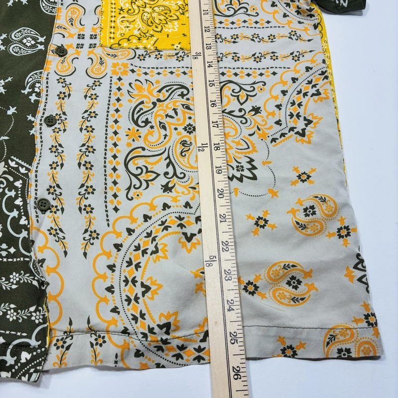 Fovever 21 Men Large Patchwork bandana print Button Down Short Sleeves Pocket gallery