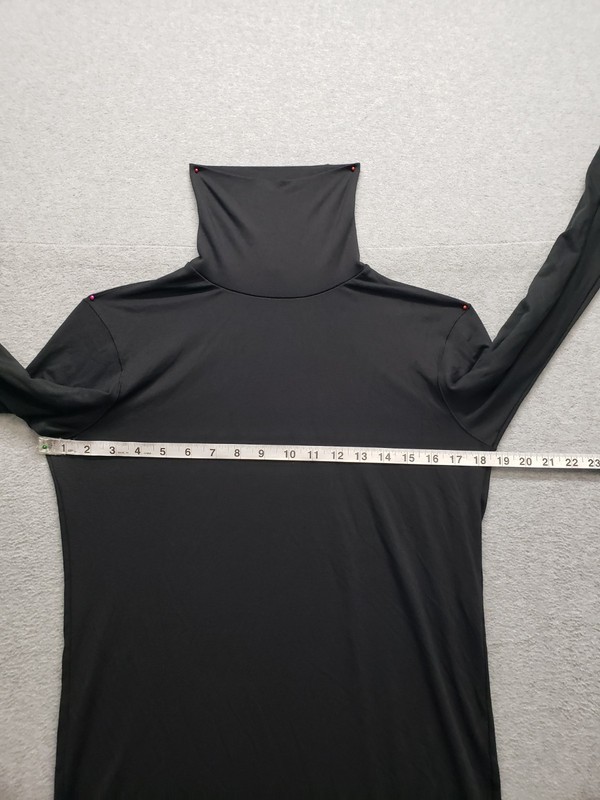 Uniqlo Men Athletic T Shirt S Black Turtleneck Long Sleeve Training Performance gallery