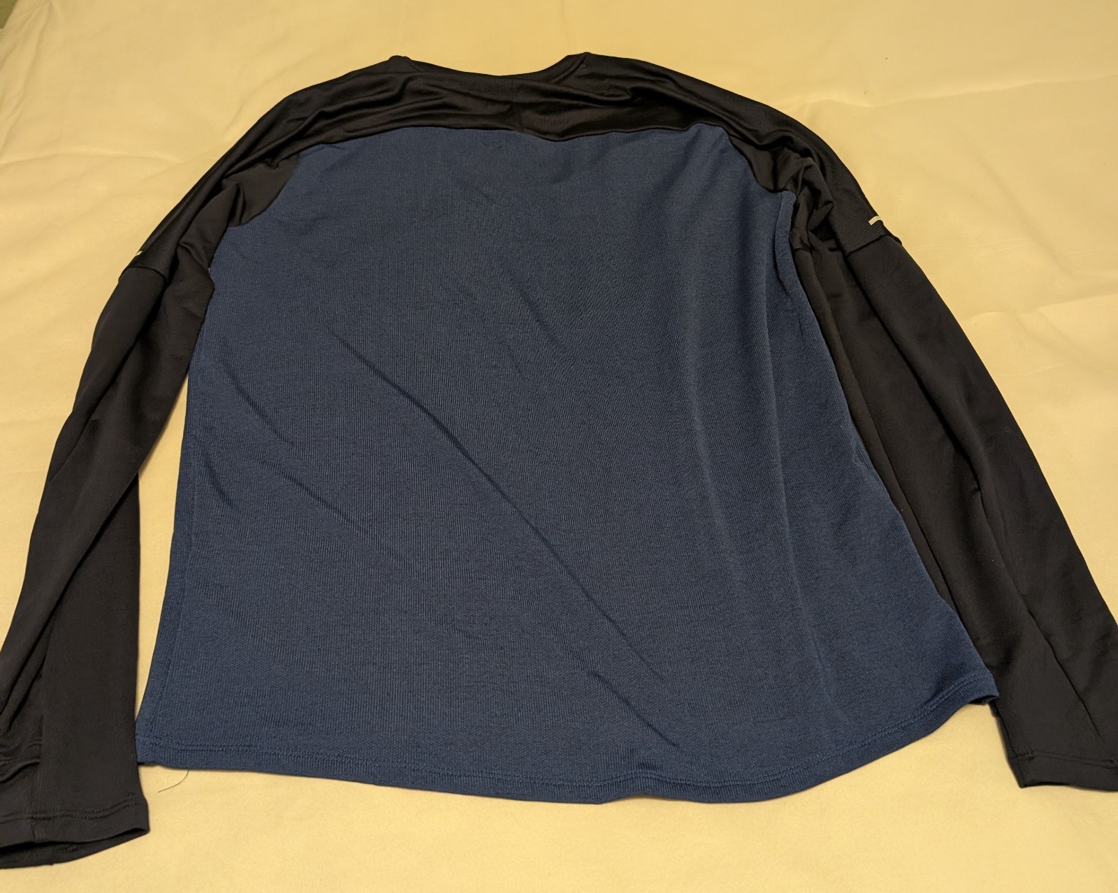 Nike Dri Fit Element Running Crew Long Sleeve Top Men's Size Medium CU6071-452 gallery