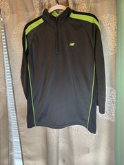 New Balance 1/4 Zip Black And Green Running Pullover Shirt Youth Large 14/16