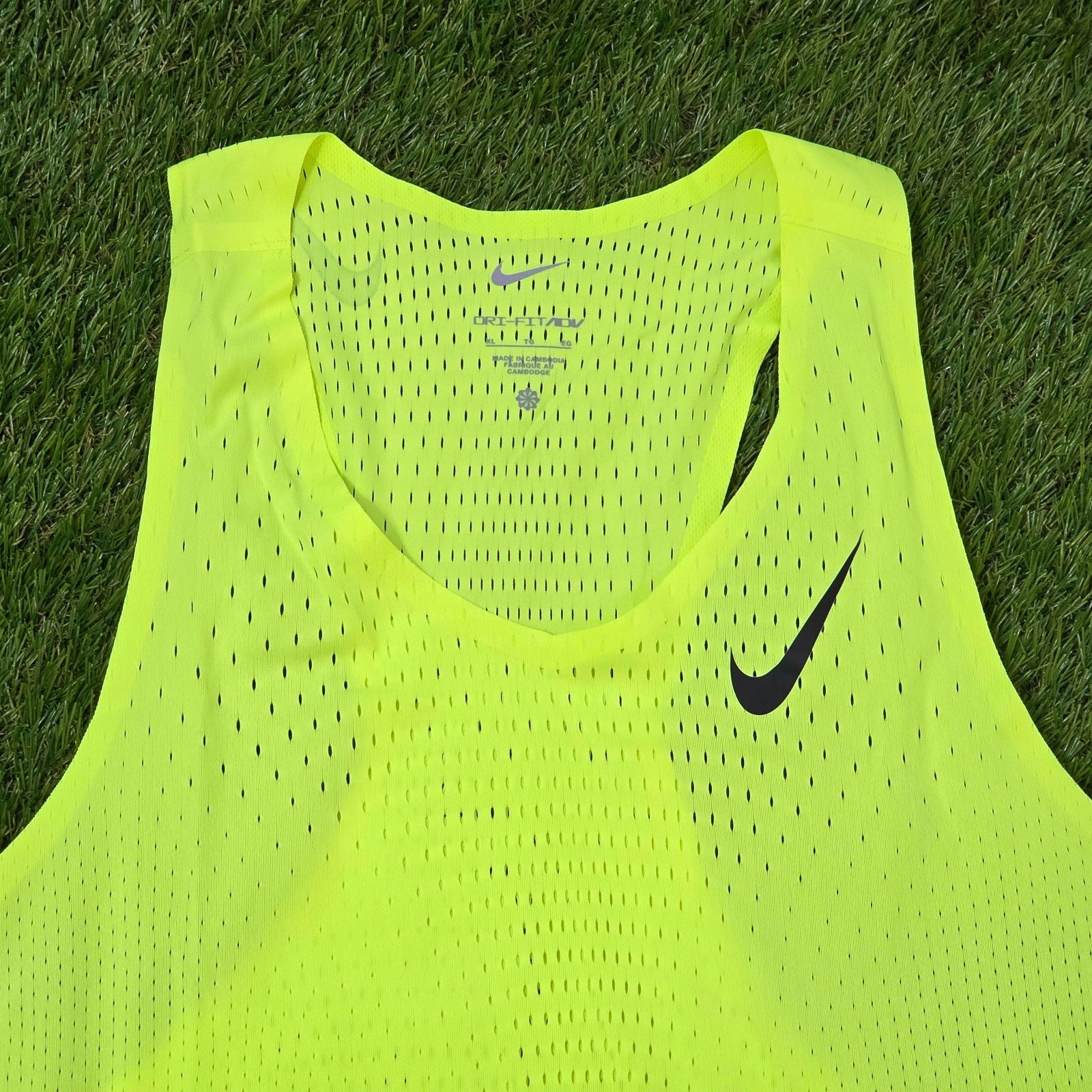 Nike Dri-Fit ADV Running Singlet Tank FN4231–702 Volt Yellow Men's Size XL New gallery
