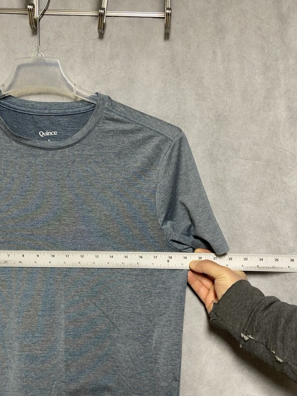 Quince Shirt Men S Blue Heather Performance Stretch Crewneck Athletic Workout gallery