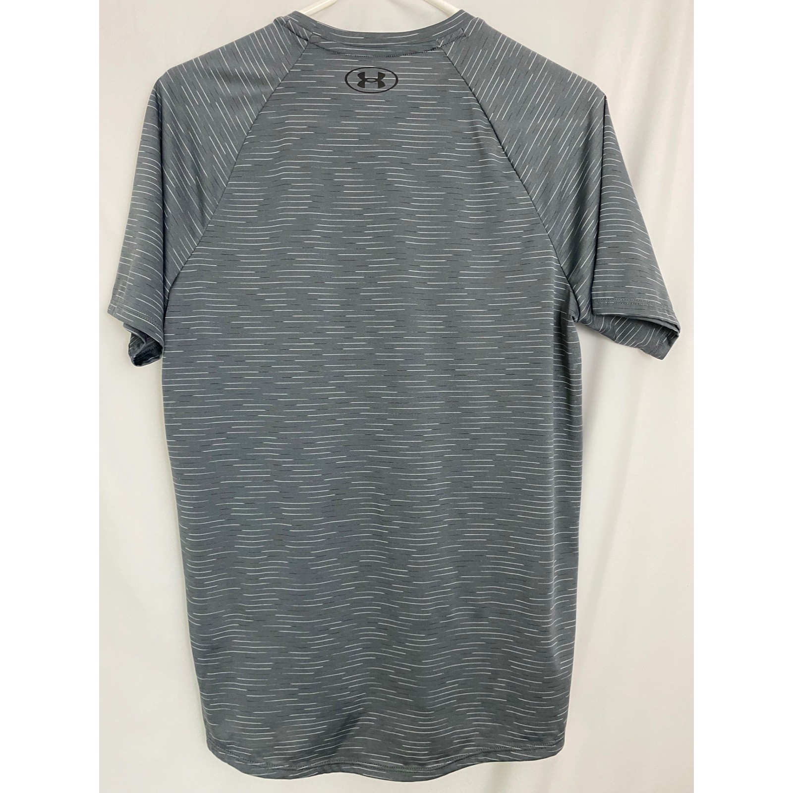 Under Armour Tech Tee Mens Small Grey Striped Excellent Loose Fit Raglan Shirt gallery