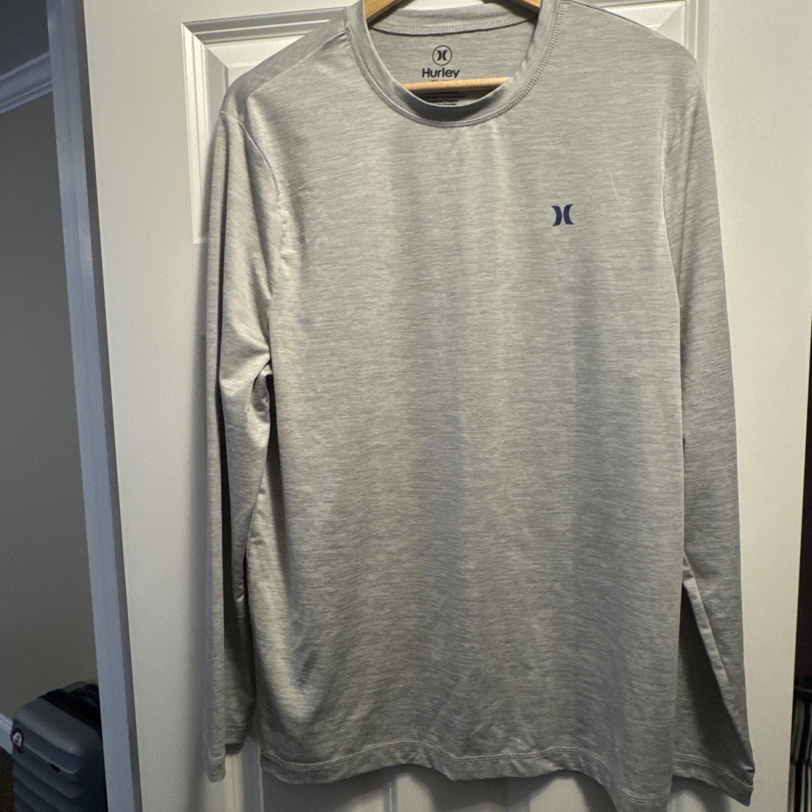 Hurley Shirt Men's Medium Gray Long Sleeve Stretch Performance Surf Outdoors gallery