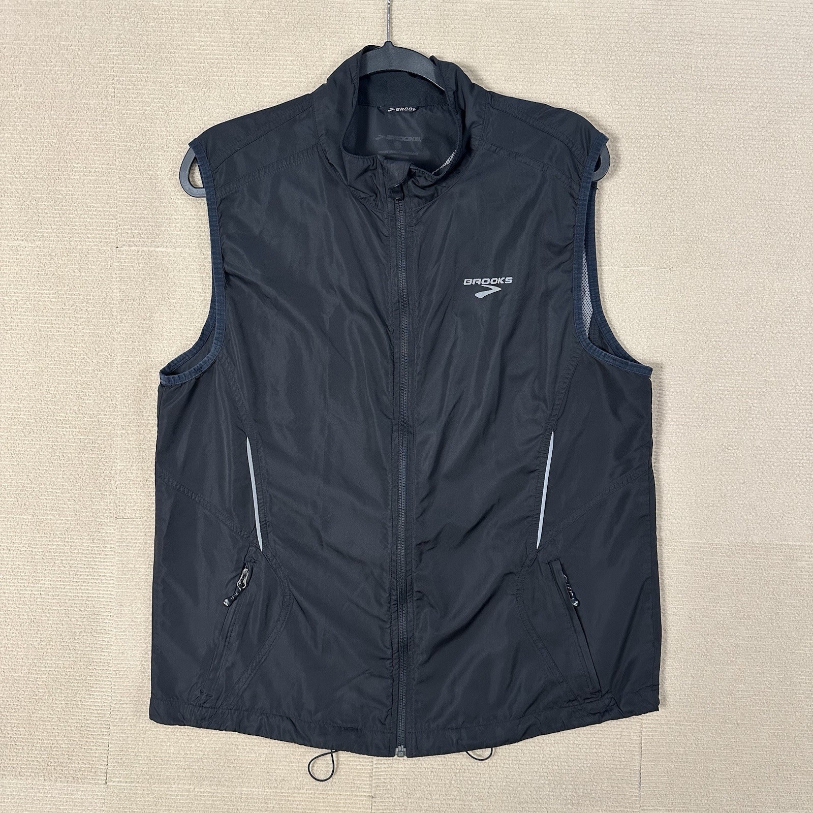 Brooks Shelter Technology Running Vest Mens L Black Full Zip Reflective Vented gallery