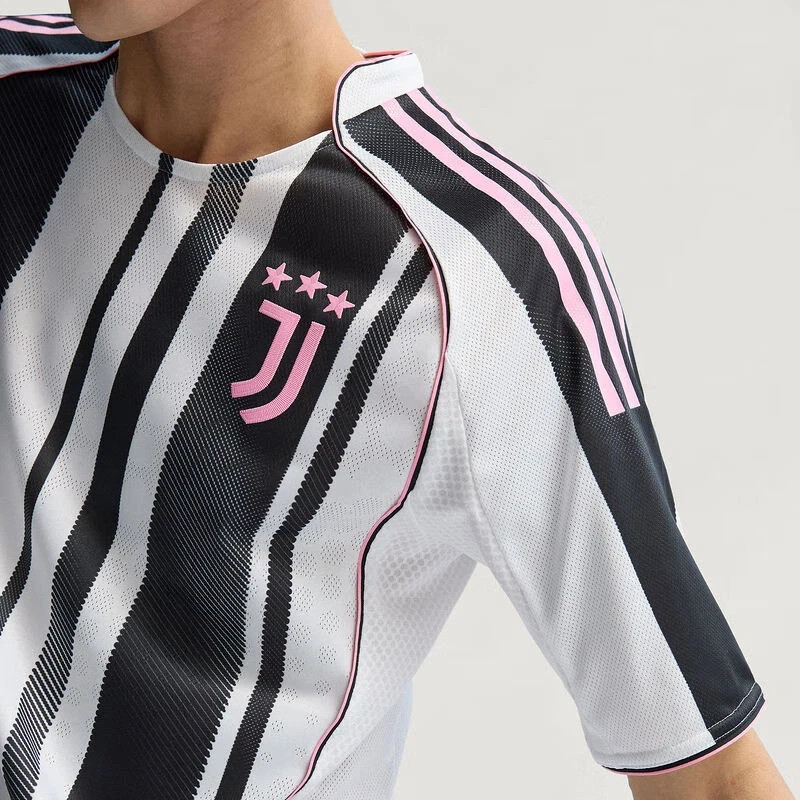 adidas 25/26 Juventus Home Authentic Soccer Player Jersey Men's XL JJ4314 $150 gallery