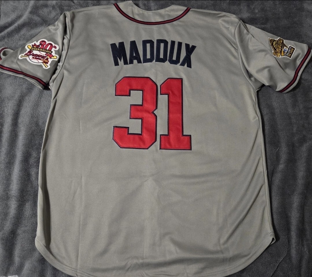 Fast Free Shipping! Medium Greg Maddux Atlanta Braves Stitched Jersey 31 1995 gallery