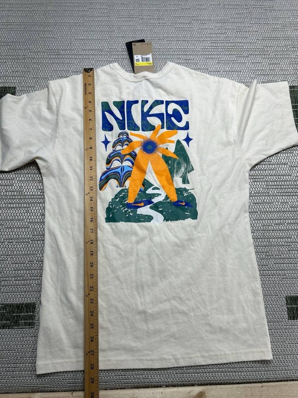 Nike Shirt Mens Small Beige Oversized Pullover New gallery