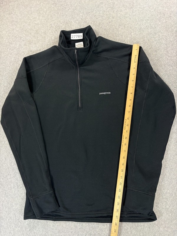 Patagonia PolarTec 1/2 Zip Base Pullover (Men's Large) Black gallery