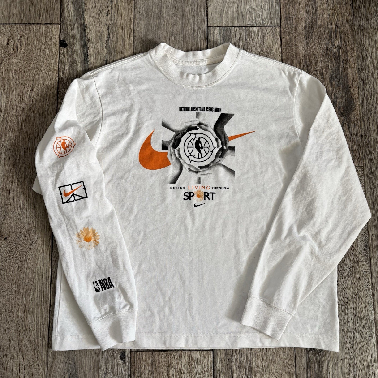 Nike TEAM 31 MEN'S Small NBA Courtside Long Sleeve Shirt DN3905-901 gallery