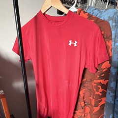 Under Armour HeatGear Logo Solid Red Crew Neck T-Shirt Men’s M Lightweight