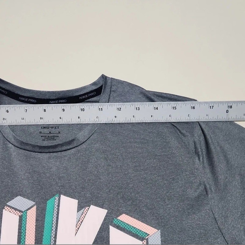 Nike Pro Dri-FIT Mens Medium Gray Heathered 3D Graphic Logo Short Sleeve T-Shirt gallery