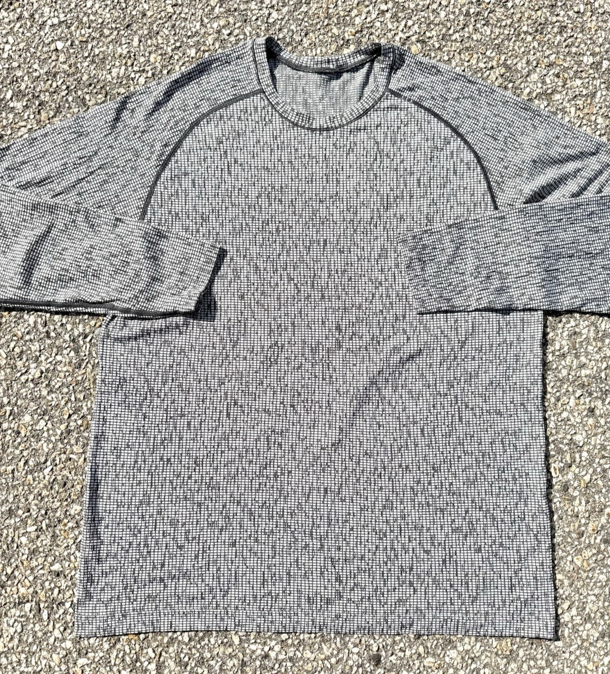 Lululemon Metal Vent Tech Long Sleeve Athletic Shirt Mens Size XL Gray Snakeskin gallery