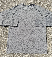Lululemon Metal Vent Tech Long Sleeve Athletic Shirt Mens Size XL Gray Snakeskin